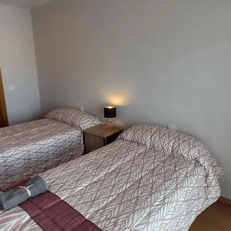 Con 2 Dormitorios, Garaje Y Terraza Junto A * Valladolid