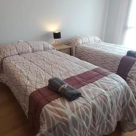 Con 2 Dormitorios, Garaje Y Terraza Junto A