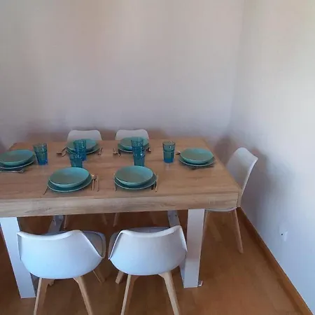 Lejlighed Con 2 Dormitorios, Garaje Y Terraza Junto A