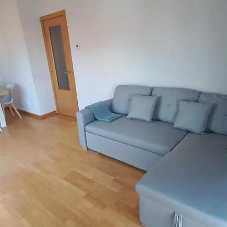 Con 2 Dormitorios, Garaje Y Terraza Junto A * Valladolid