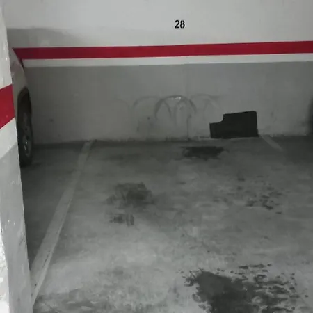 Con 2 Dormitorios, Garaje Y Terraza Junto A *