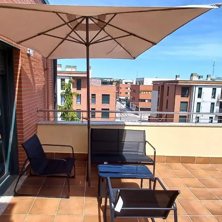 Con 2 Dormitorios, Garaje Y Terraza Junto A *