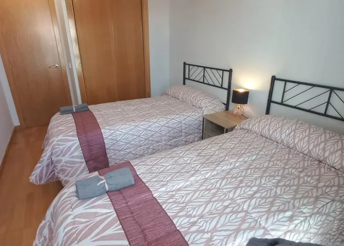 Con 2 Dormitorios, Garaje Y Terraza Junto A *