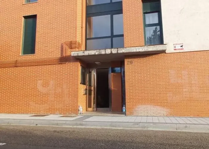 Con 2 Dormitorios, Garaje Y Terraza Junto A Apartment