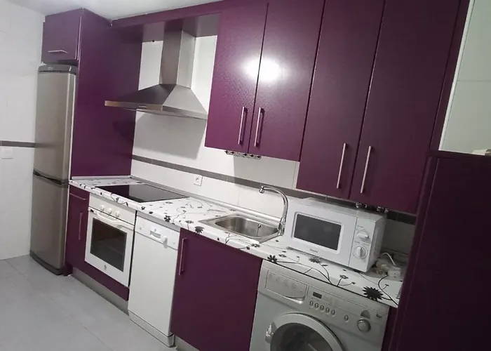 Con 2 Dormitorios, Garaje Y Terraza Junto A Apartment *