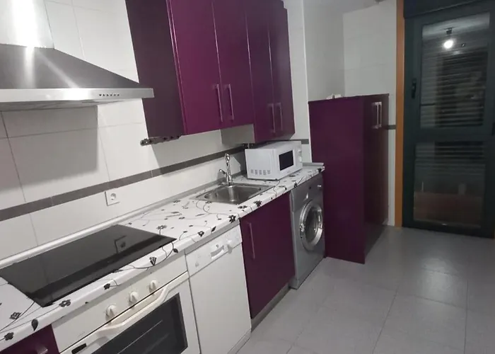 Con 2 Dormitorios, Garaje Y Terraza Junto A Apartment