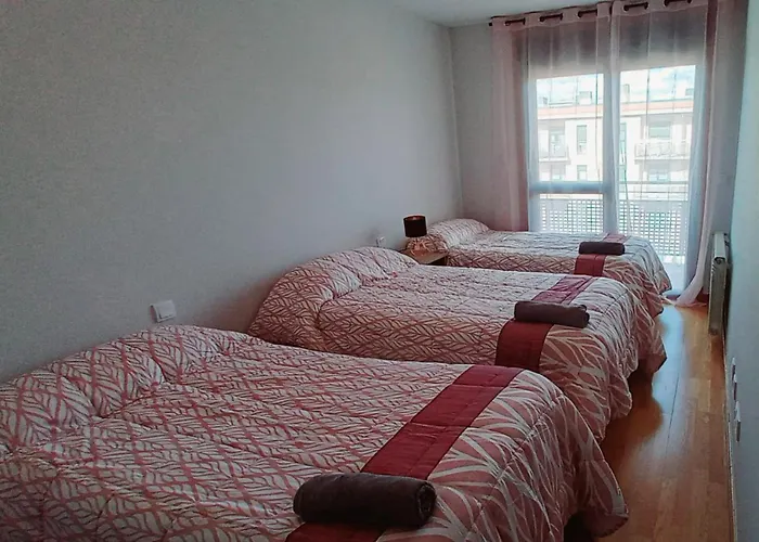 Con 2 Dormitorios, Garaje Y Terraza Junto A