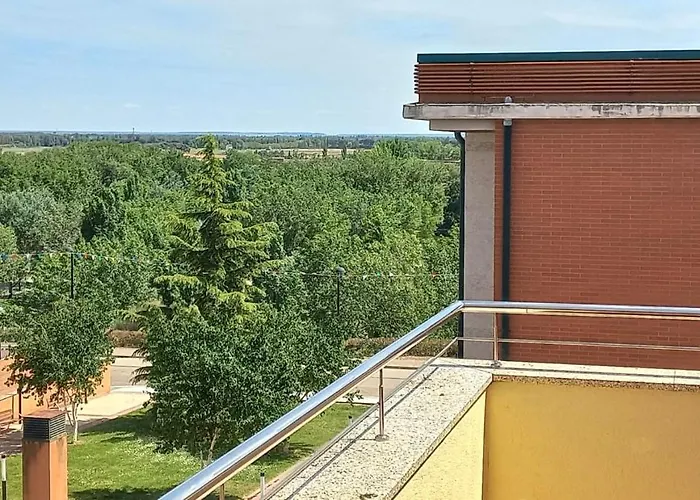 Apartment Con 2 Dormitorios, Garaje Y Terraza Junto A Valladolid